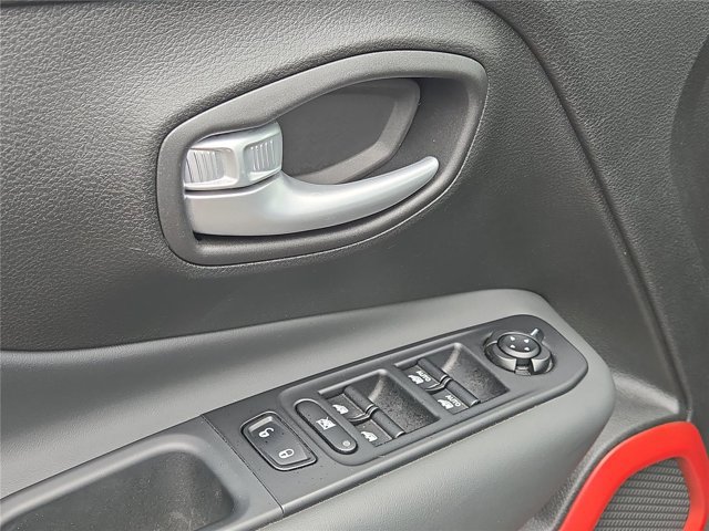Used 2023 Jeep Renegade Trailhawk AWD/4WD image 54