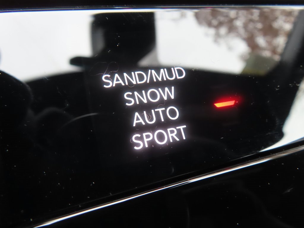 New 2025 Jeep Grand Cherokee Limited w/ Luxury Tech Group II image 12