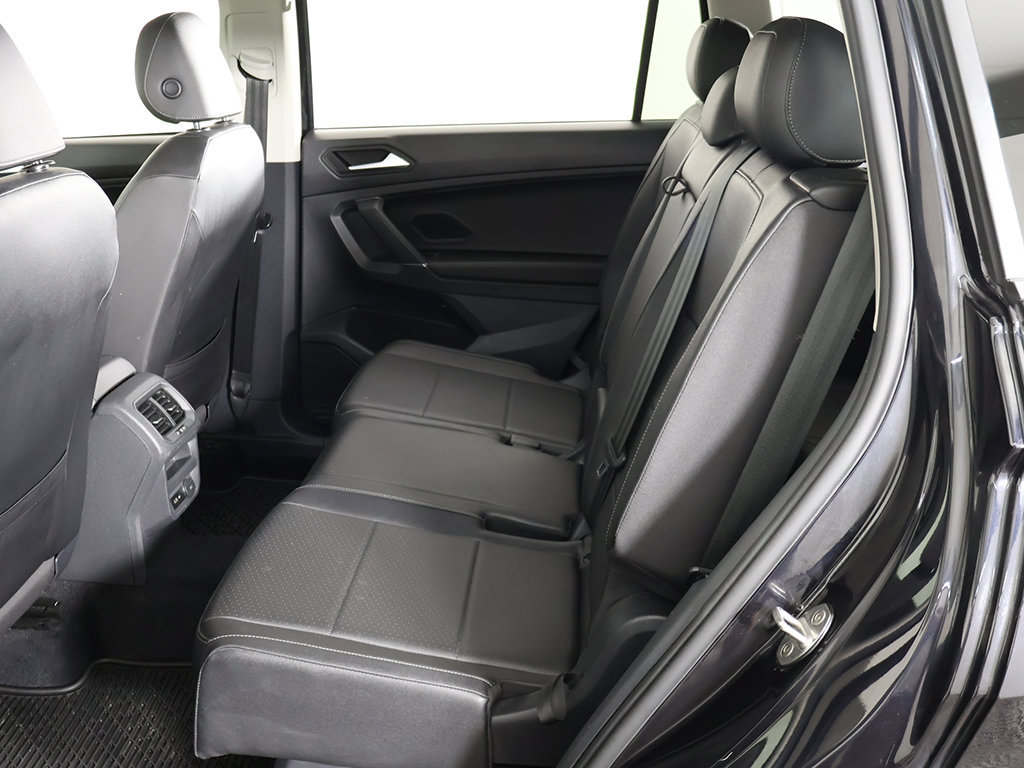 Used 2020 Volkswagen Tiguan SE w/ Panoramic Sunroof Package AWD/4WD image 35