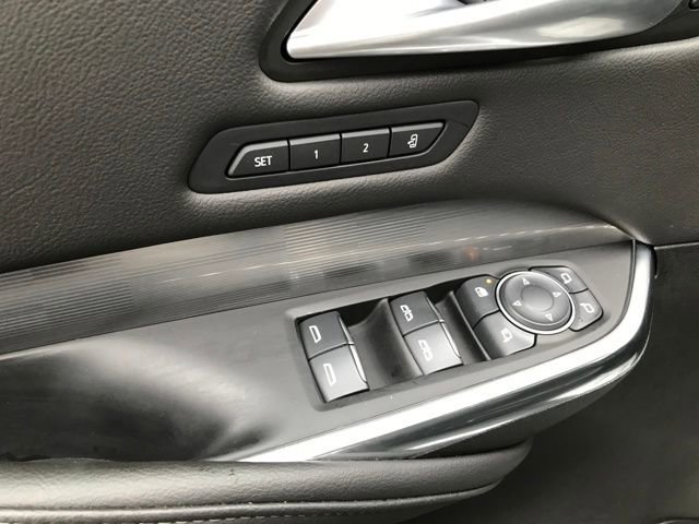 Certified 2025 Cadillac XT4 Premium Luxury FWD image 15