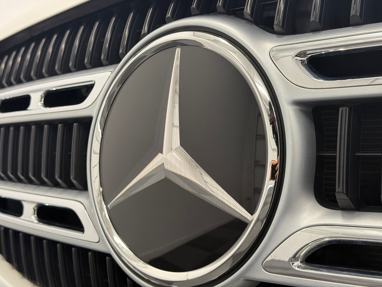 Used 2025 Mercedes-Benz GLE 350 4MATIC image 13