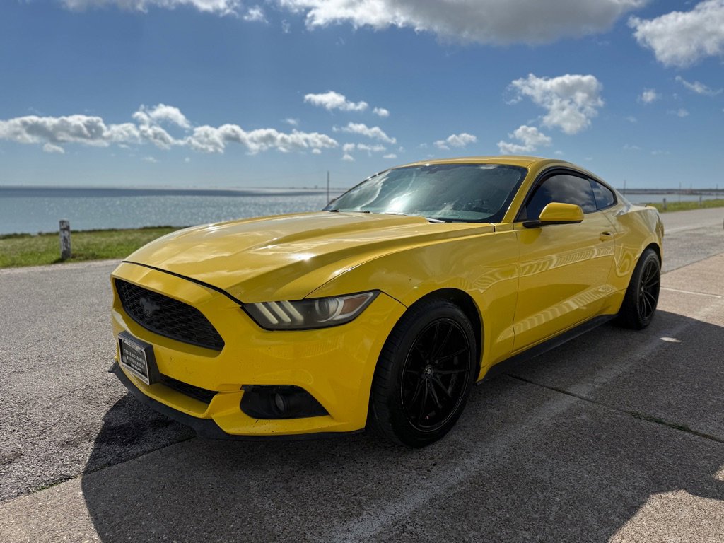 Used 2016 Ford Mustang Coupe image 1