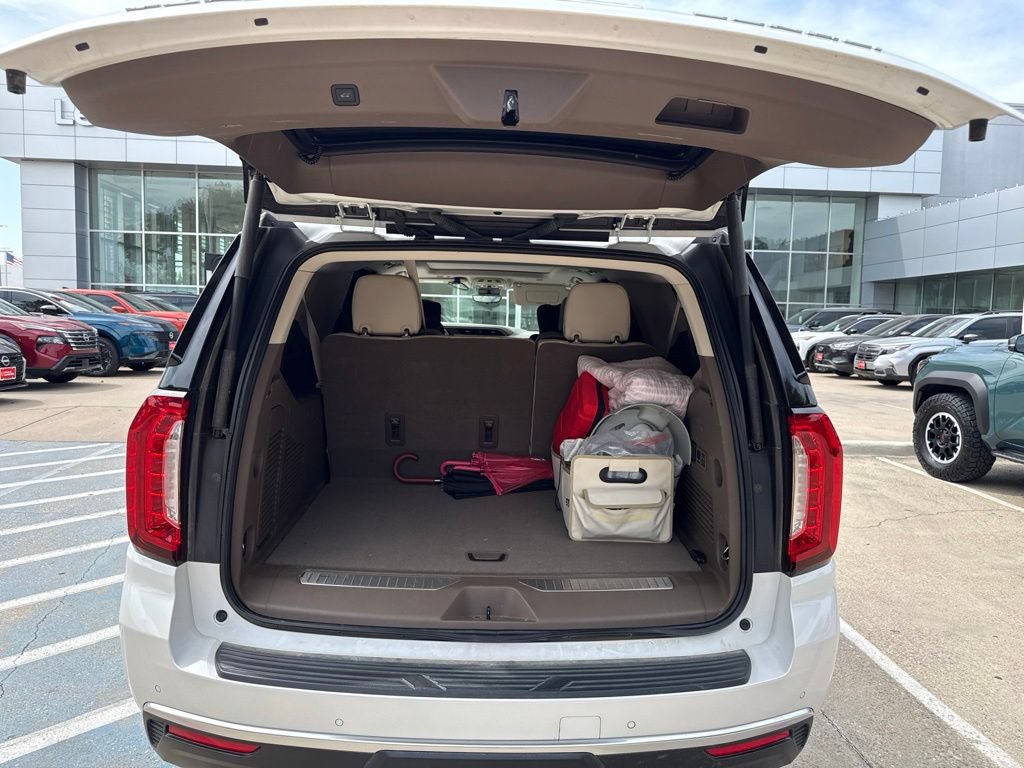 Used 2024 GMC Yukon XL Denali w/ Advanced Technology Package AWD/4WD image 34
