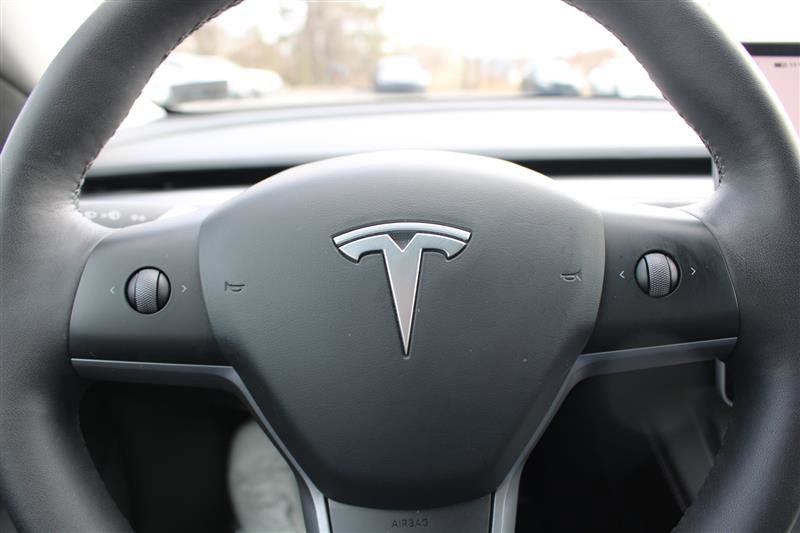 Used 2023 Tesla Model 3 Standard Range image 15