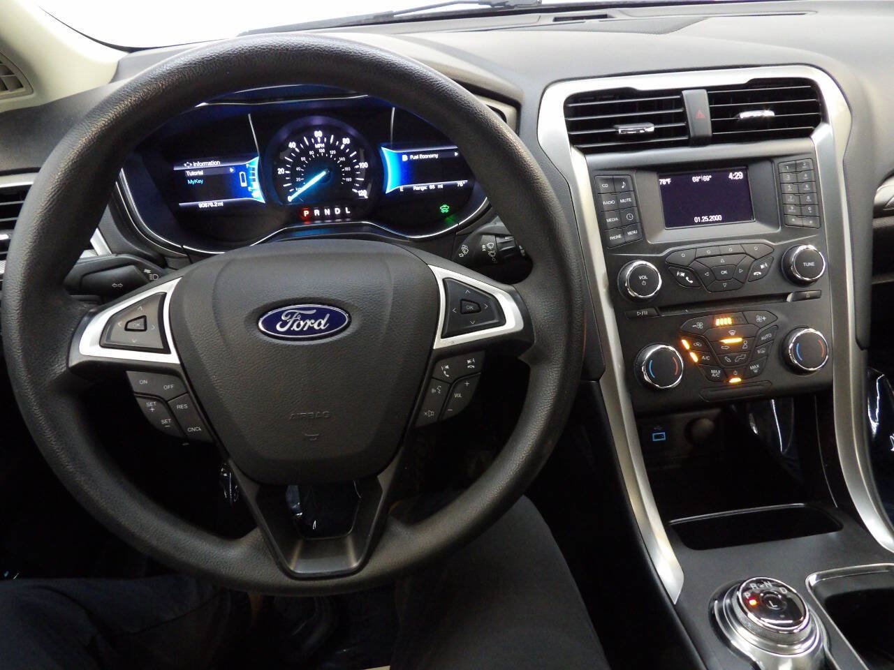 Used 2018 Ford Fusion S FWD image 17