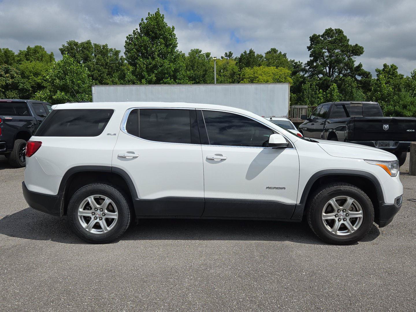 Used 2019 GMC Acadia SLE FWD image 8