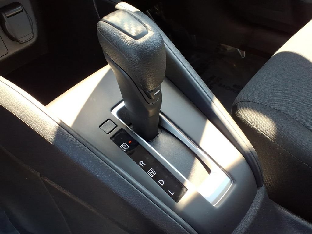 Used 2022 Nissan Versa S FWD image 17
