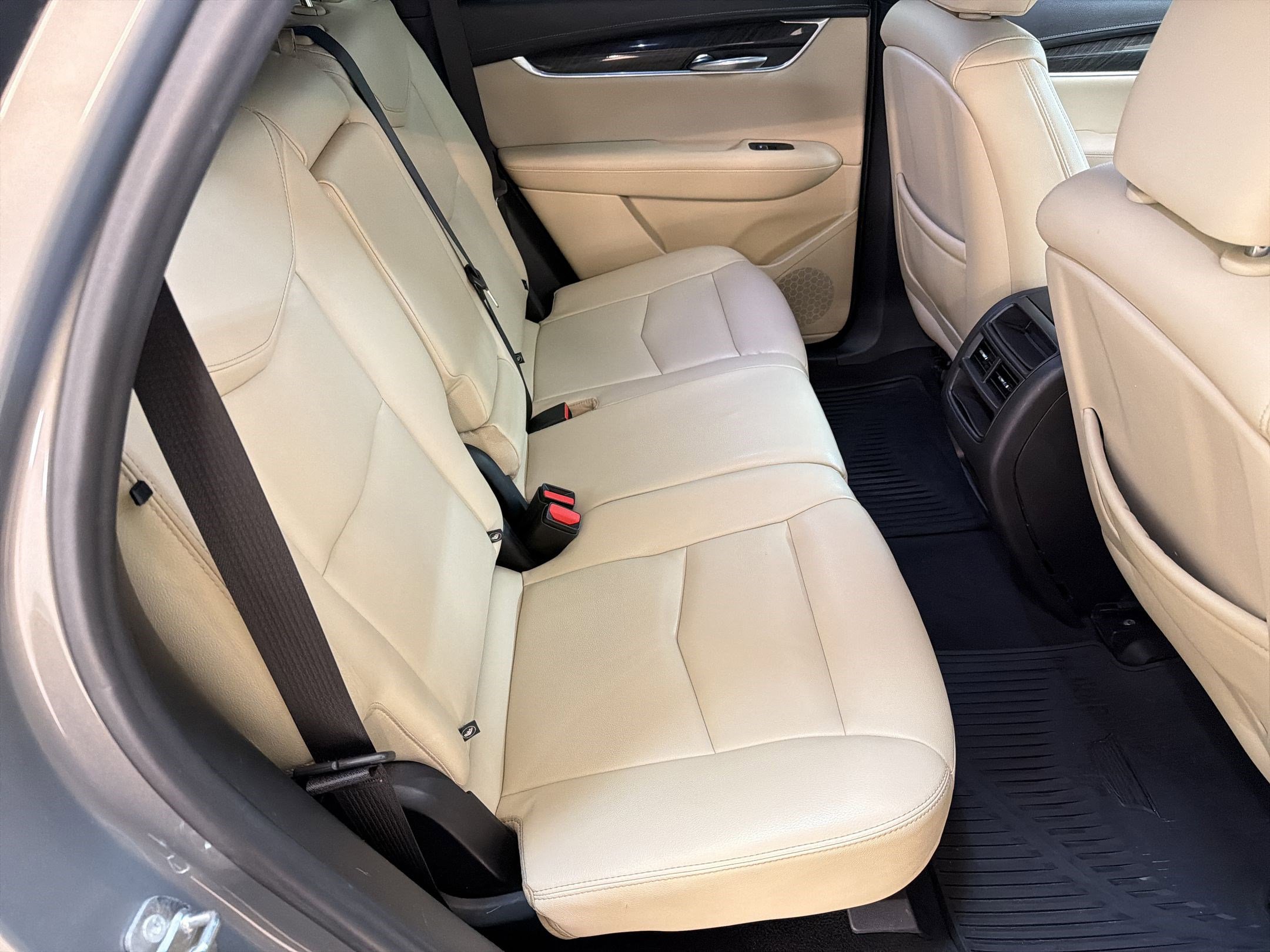 Used 2018 Cadillac XT5 Premium Luxury FWD image 28