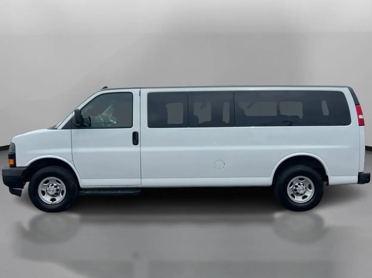 Used 2022 Chevrolet Express 3500 LS RWD image 15