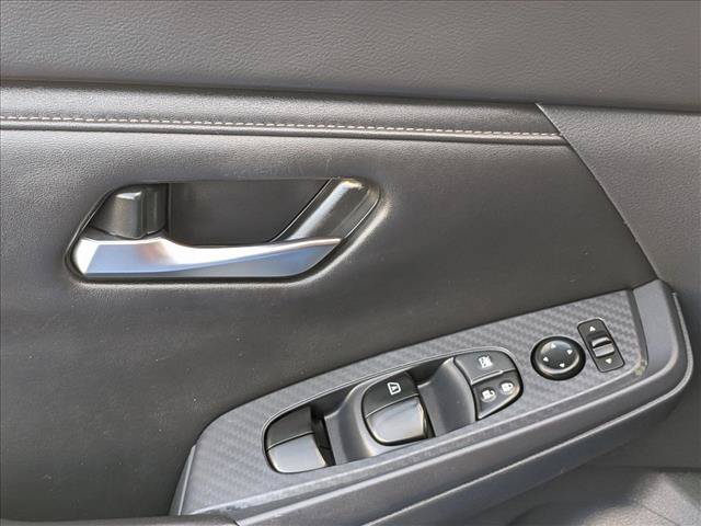 Used 2024 Nissan Sentra SV FWD image 11