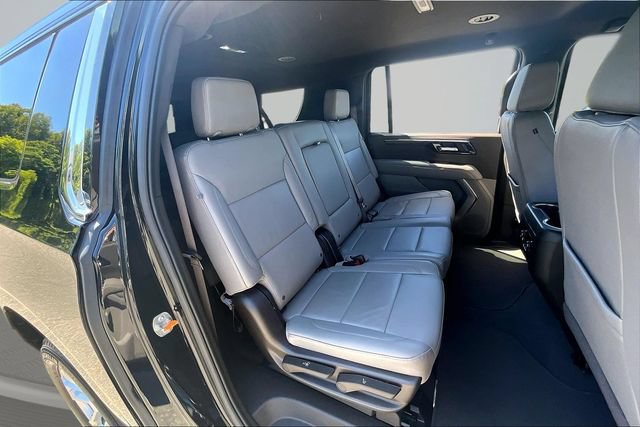 Used 2025 Chevrolet Suburban LT AWD/4WD image 24