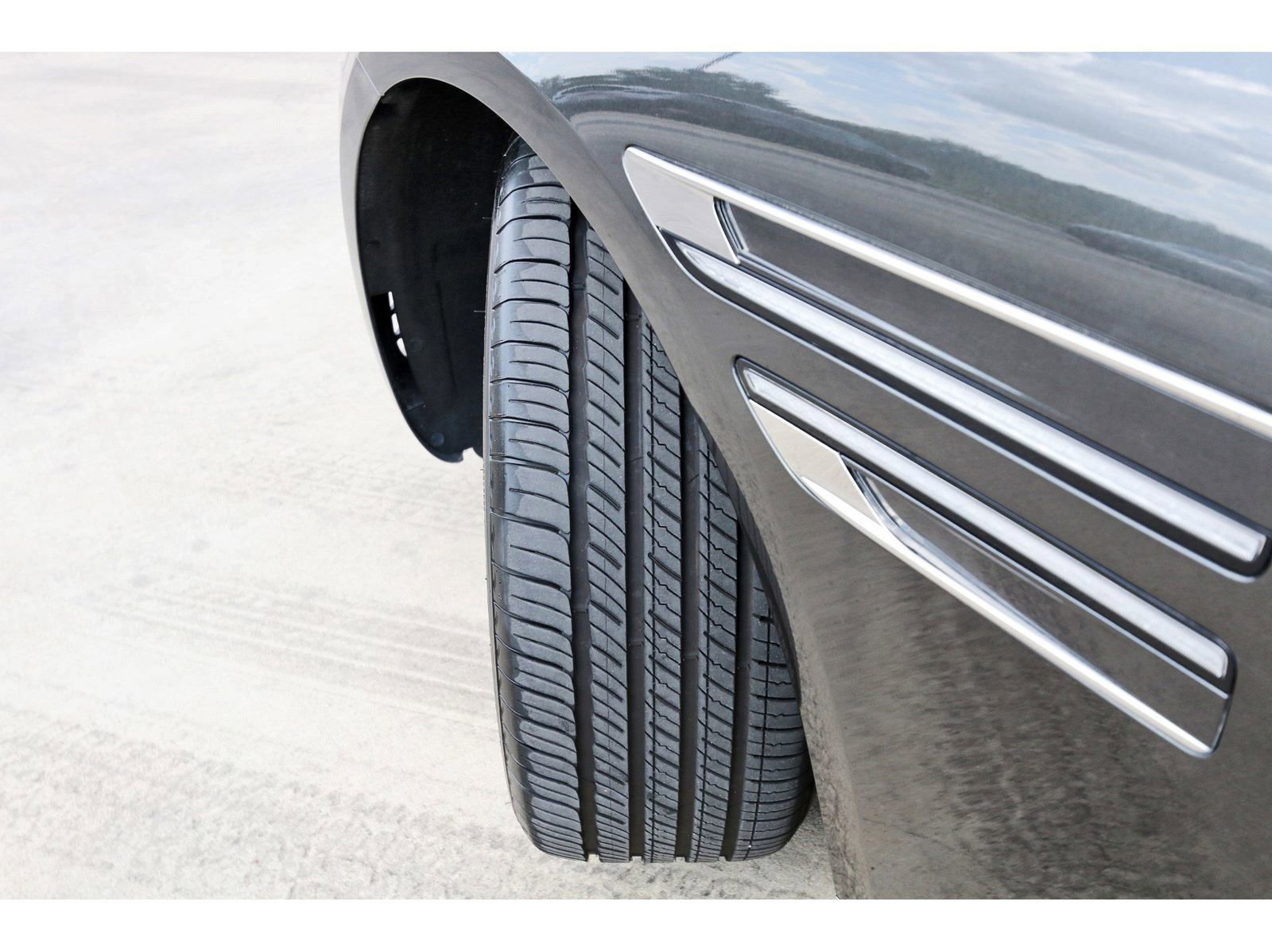 Used 2025 Genesis G80 2.5T image 31