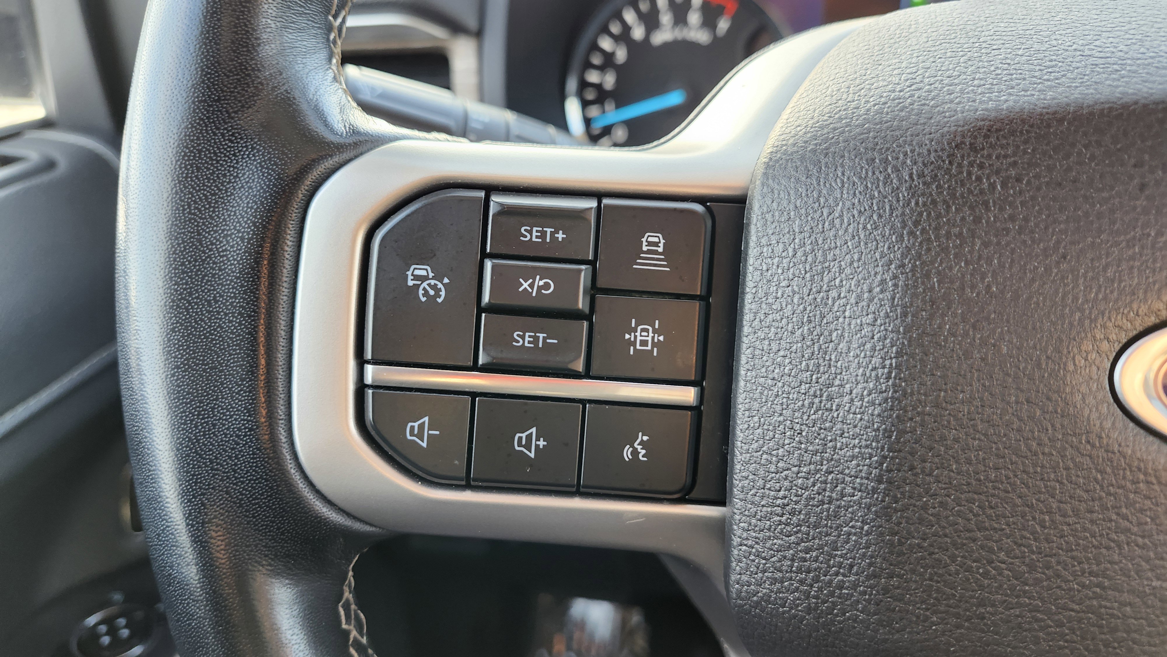 Used 2024 Ford Expedition Limited image 37