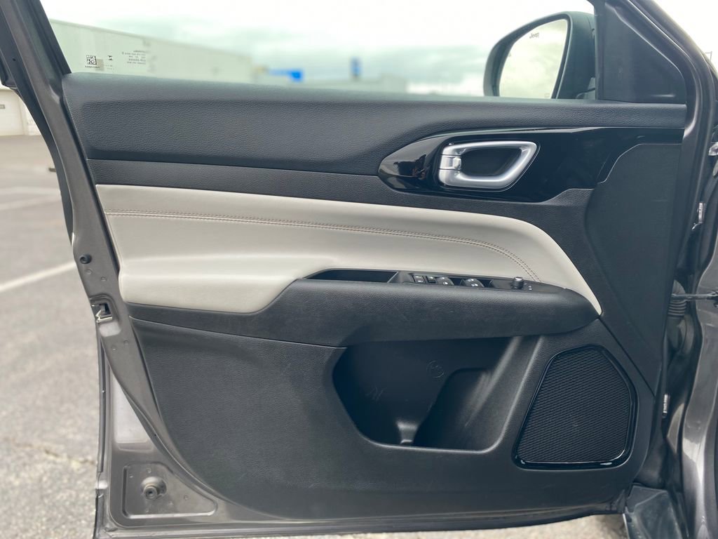 Used 2024 Jeep Compass Limited AWD/4WD image 19