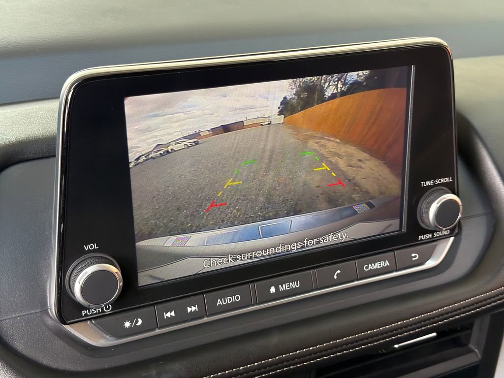 Used 2024 Nissan Rogue SV w/ SV Premium Package image 7