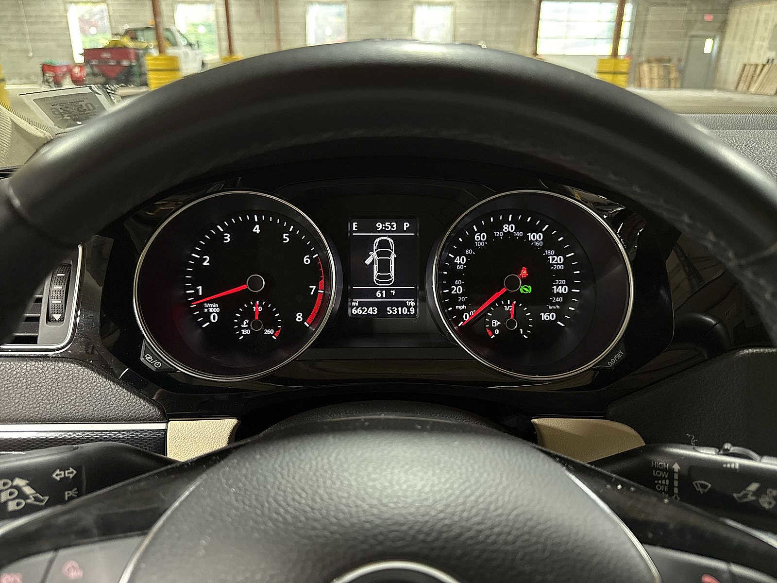 Used 2016 Volkswagen Jetta SEL w/ Lighting Package image 32