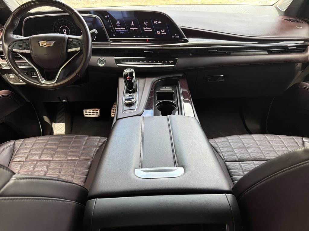 Used 2024 Cadillac Escalade Premium Luxury Platinum w/ Heavy-Duty Trailer Package image 24