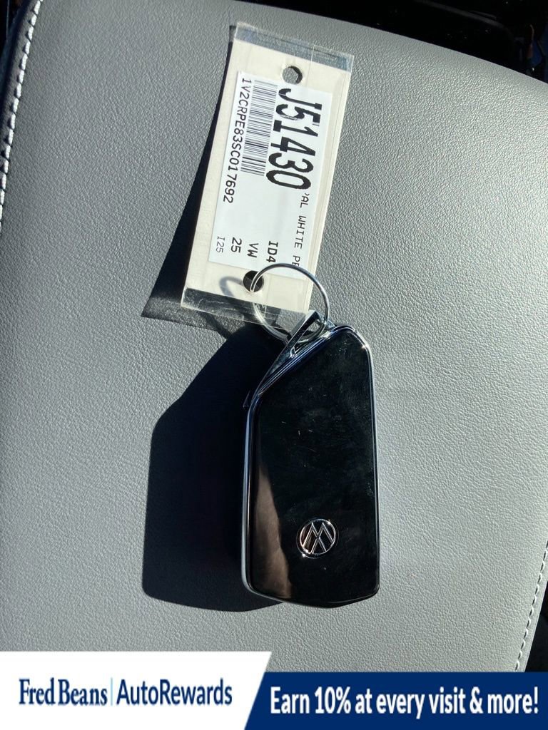 New 2025 Volkswagen ID.4 Pro image 17