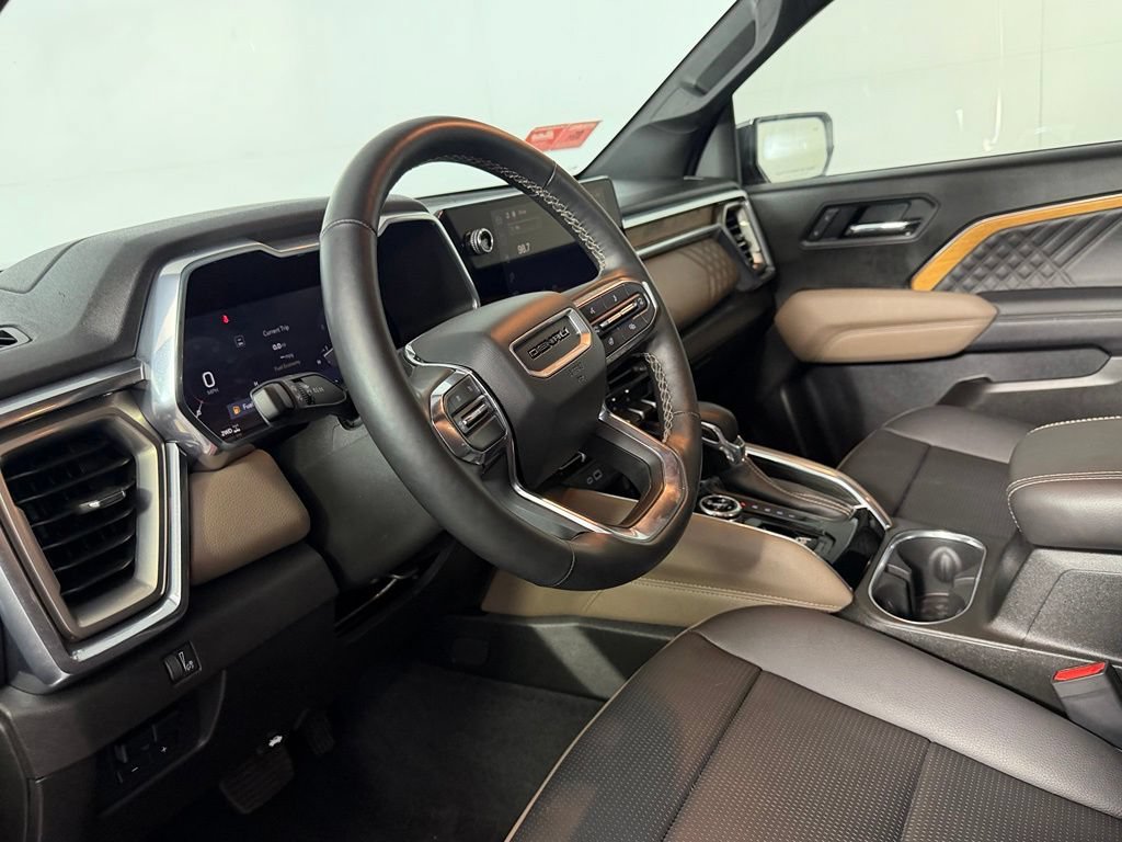 Used 2025 GMC Canyon Denali AWD/4WD image 12