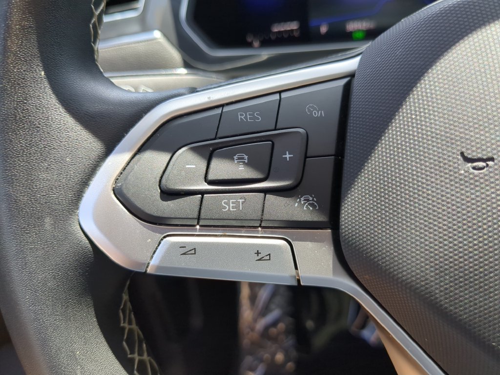 Certified 2023 Volkswagen Tiguan SE FWD image 27