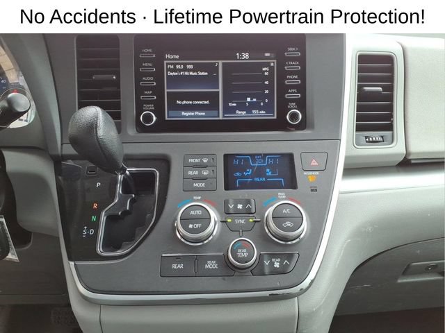 Used 2020 Toyota Sienna L FWD image 18