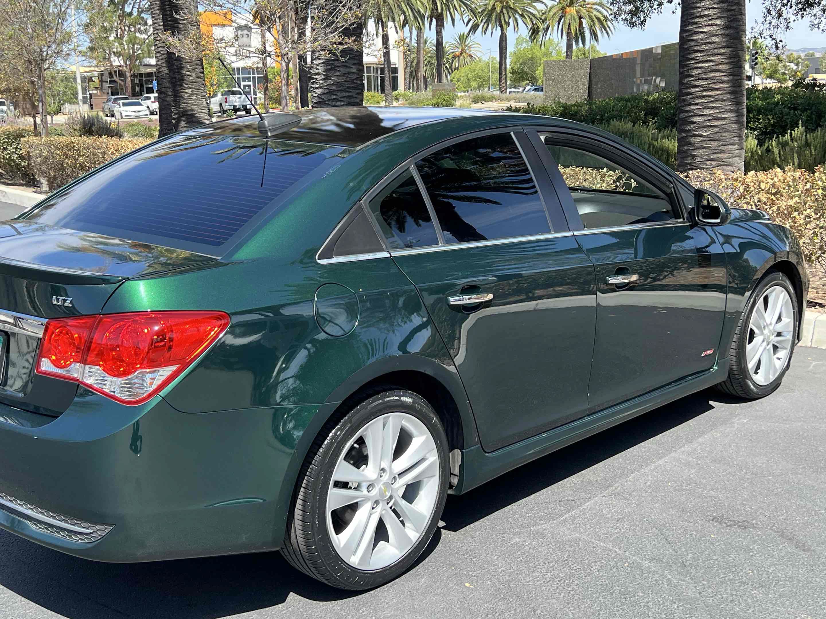 Used 2015 Chevrolet Cruze LTZ w/ Sun, Sound and Sport Package FWD image 36