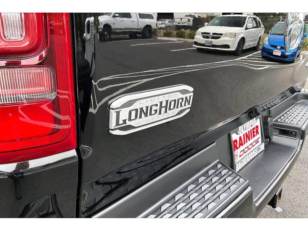 Used 2022 RAM 1500 Limited w/ Body Color Bumper Group AWD/4WD image 8