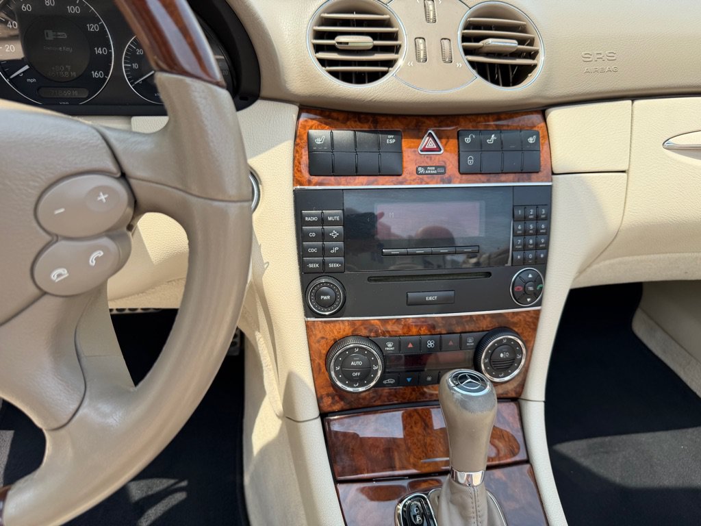 Used 2008 Mercedes-Benz CLK 350 Cabriolet image 21