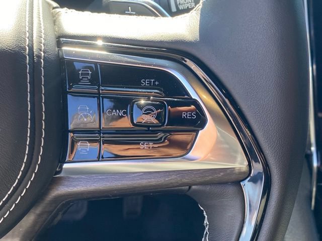 New 2025 Jeep Grand Cherokee Overland w/ Adv Protech Group III AWD/4WD image 18