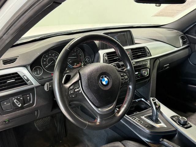 Used 2018 BMW 330i Sedan w/ Shadow Sport Edition RWD image 14