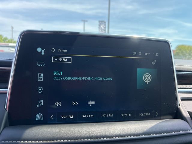 Used 2024 Chevrolet Suburban Premier image 24