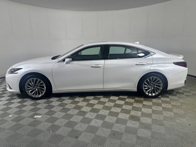 Used 2023 Lexus ES 300h Ultra Luxury FWD image 5