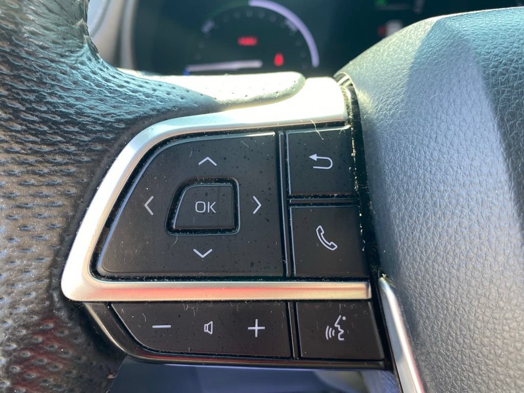 Used 2023 Toyota Sienna XSE FWD image 25