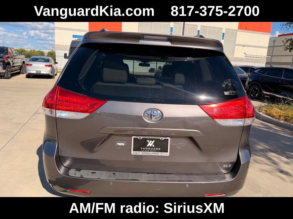 Used 2014 Toyota Sienna XLE FWD image 3
