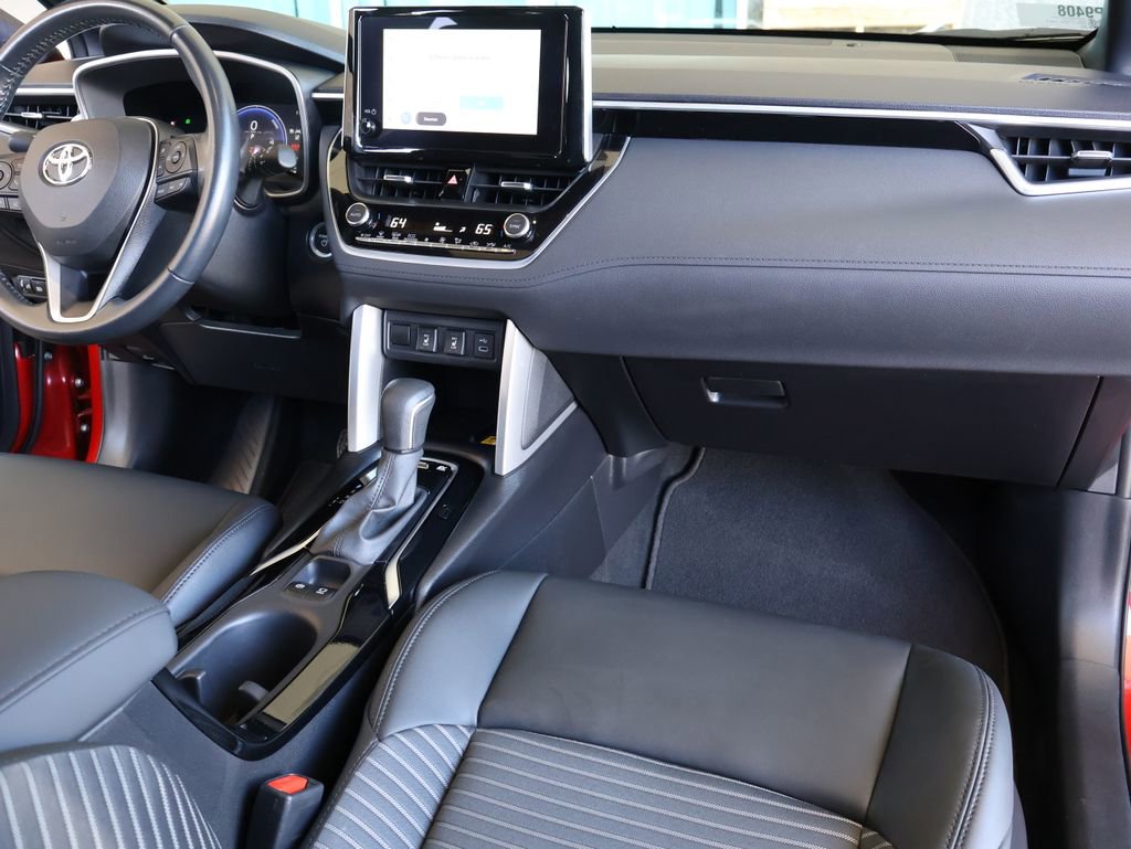Used 2023 Toyota Corolla Cross XSE w/ Convenience Package image 32