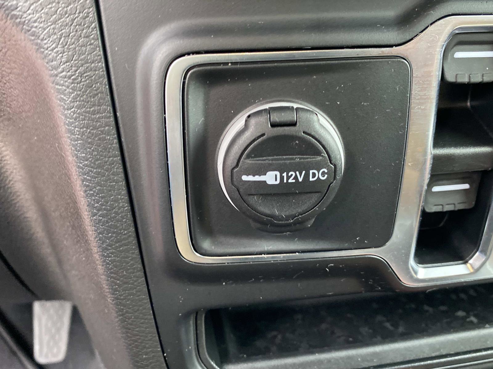 Used 2023 Jeep Wrangler Unlimited Sahara w/ Cold Weather Group AWD/4WD image 33