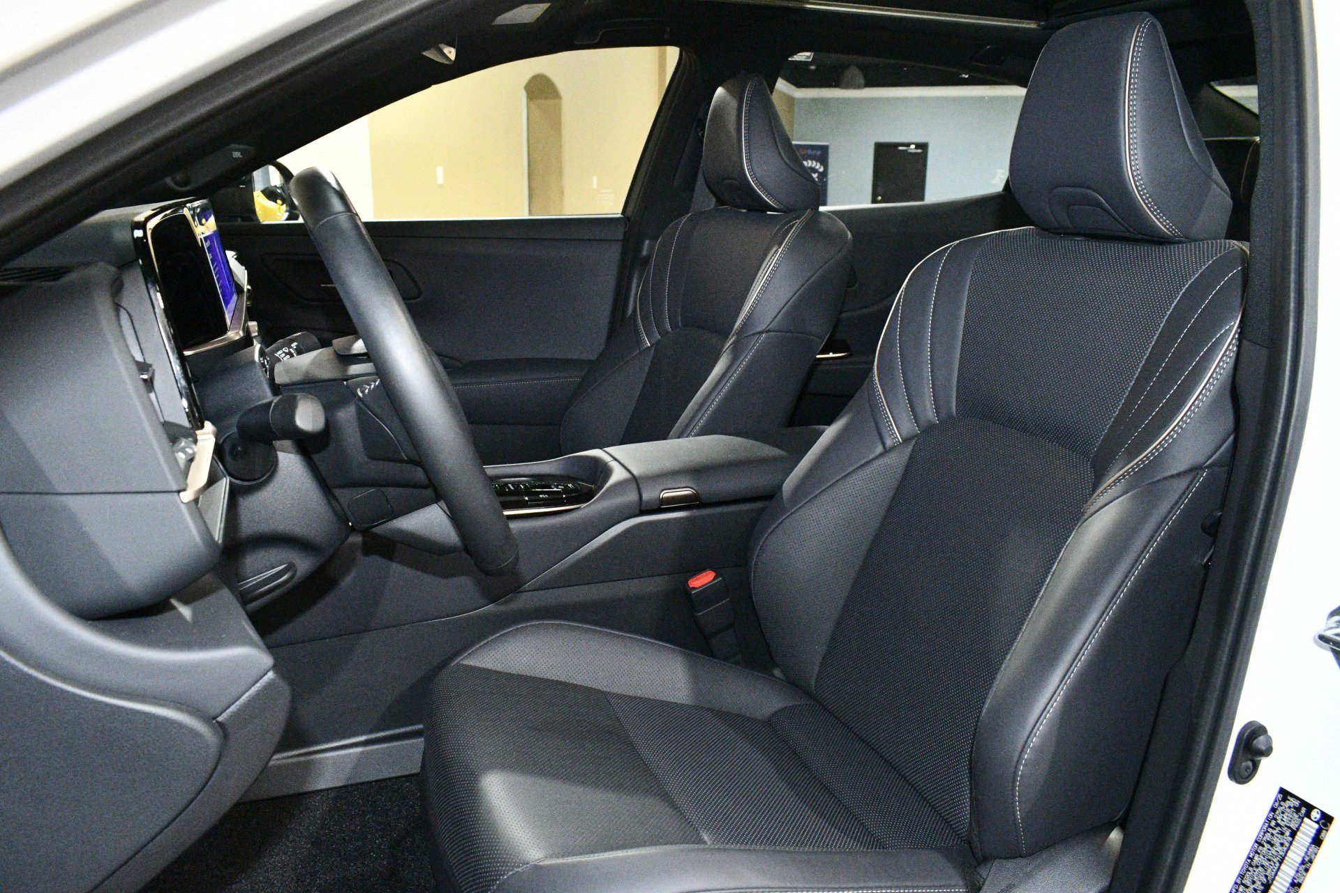 Used 2026 Toyota Crown AWD/4WD image 7