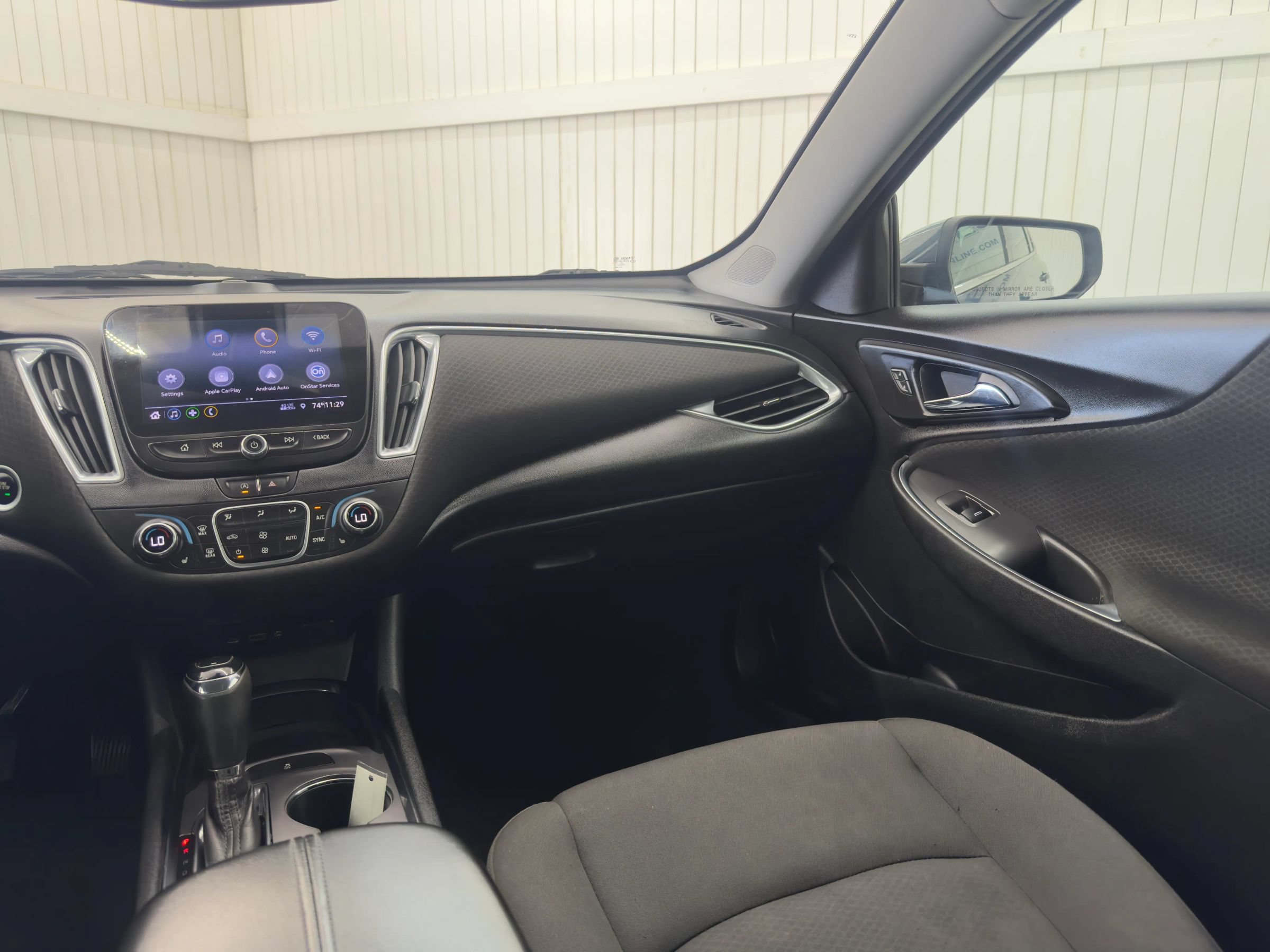 Used 2020 Chevrolet Malibu LT FWD image 16