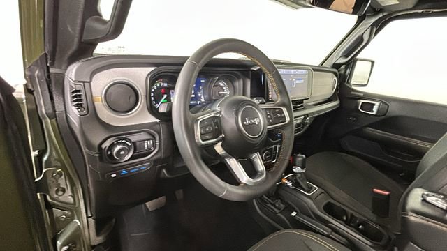 Used 2024 Jeep Wrangler Unlimited Sahara w/ Technology Group AWD/4WD image 13
