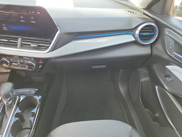 Used 2025 Chevrolet Trax LT FWD image 17