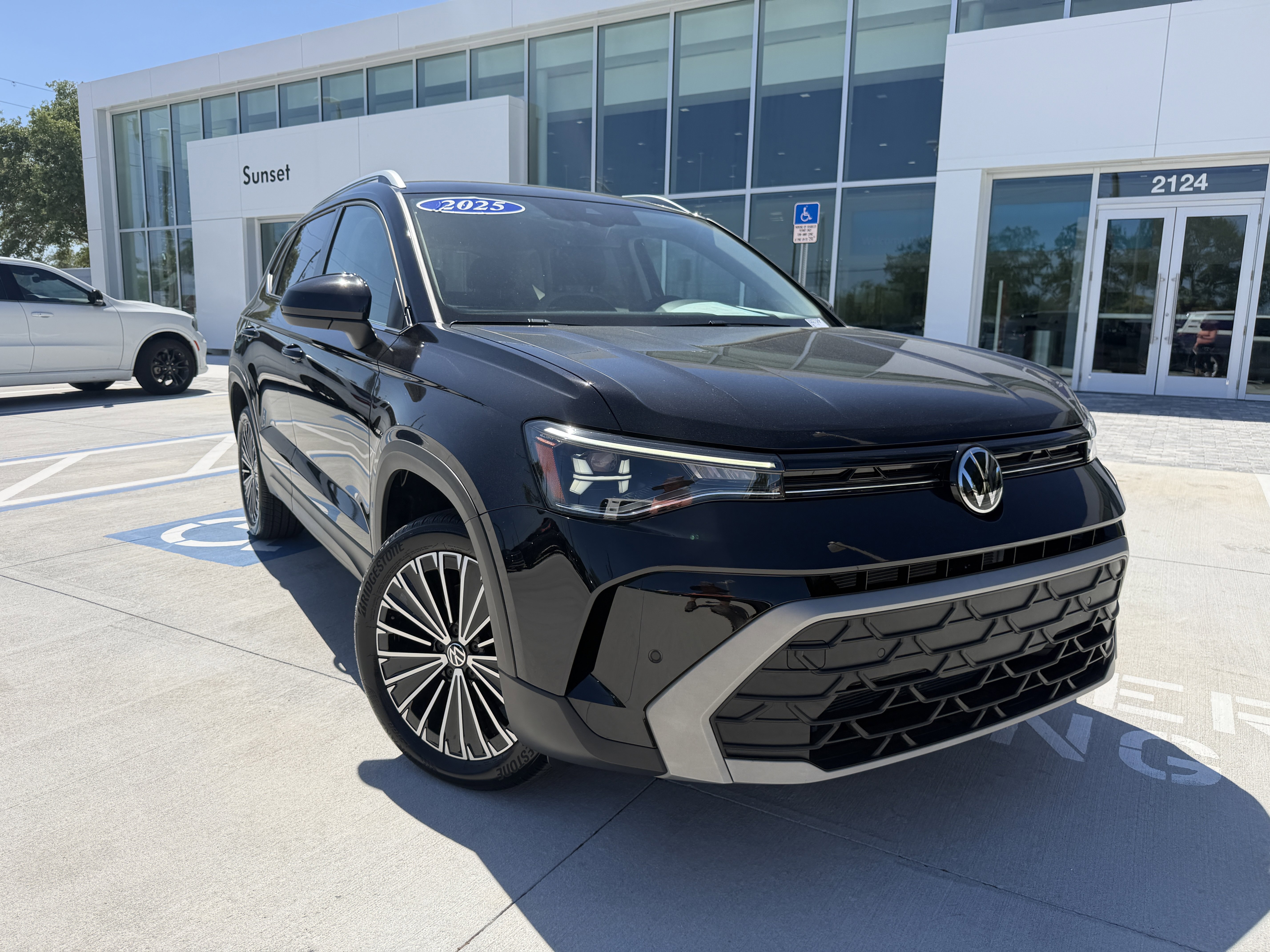 Used 2025 Volkswagen Taos SE