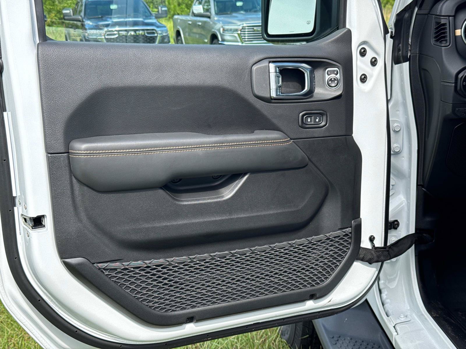 New 2025 Jeep Wrangler Unlimited Sahara AWD/4WD image 16