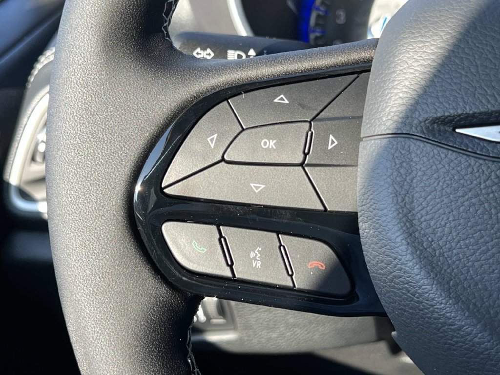 New 2027 Chrysler Pacifica Limited AWD/4WD image 29