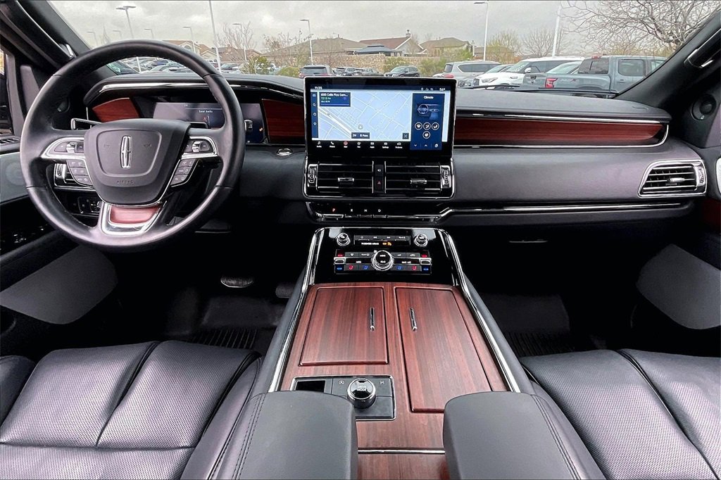 Used 2023 Lincoln Navigator Reserve image 14