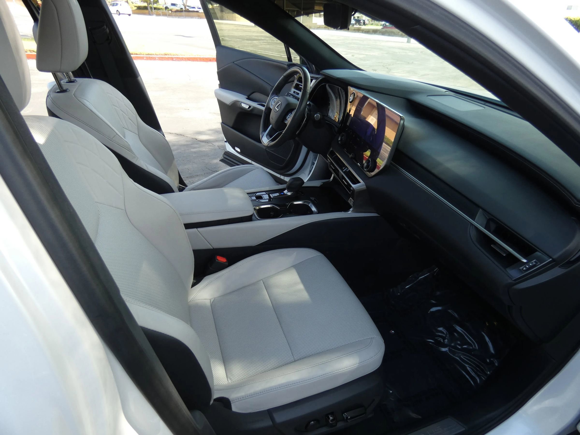 Used 2023 Lexus RX 350 Premium w/ Accessory Package (Z1) image 27