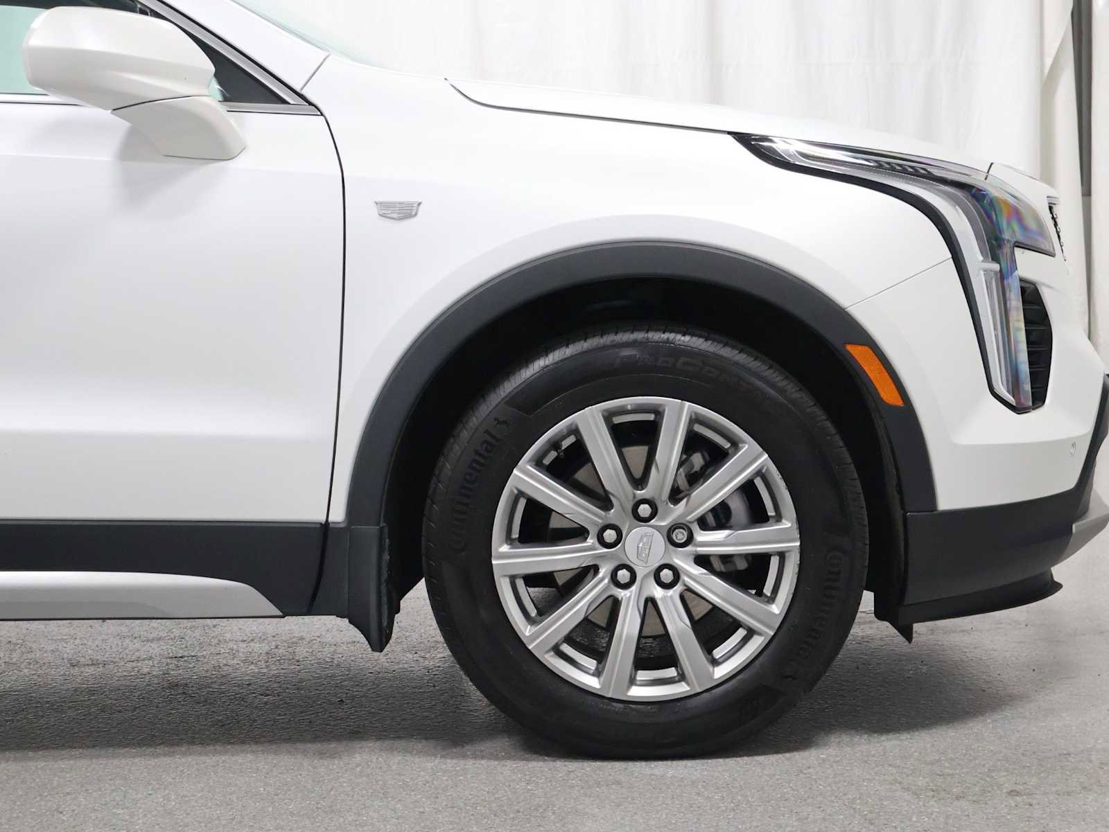 Used 2020 Cadillac XT4 Premium Luxury w/ Cold Weather Package AWD/4WD image 11