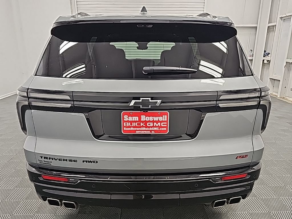 Used 2024 Chevrolet Traverse RS w/ LPO, Floor Liner Package image 7