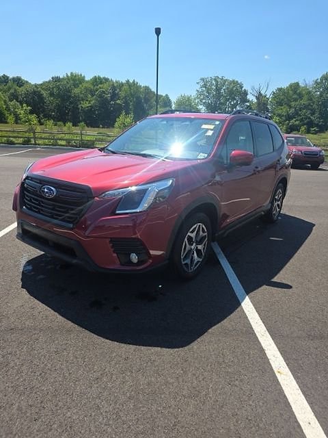Used 2023 Subaru Forester Premium AWD/4WD image 1