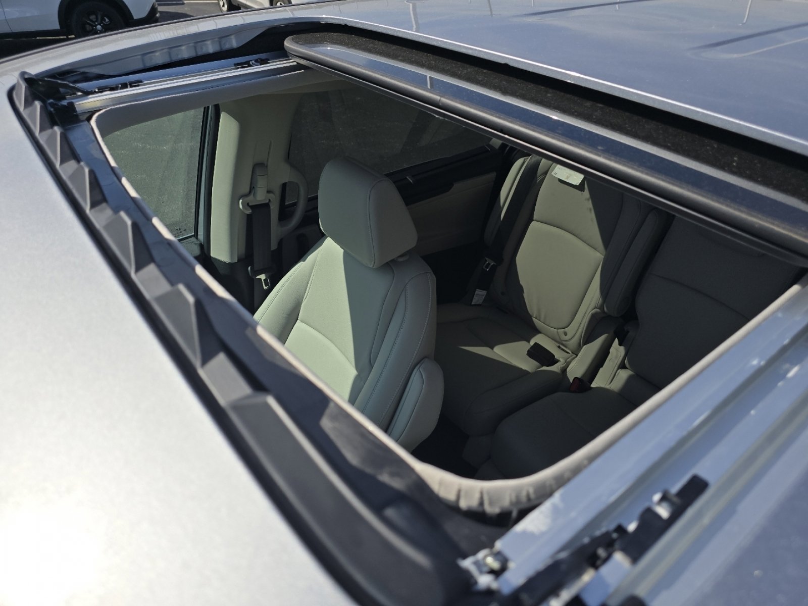 New 2026 Honda Odyssey EX-L image 4