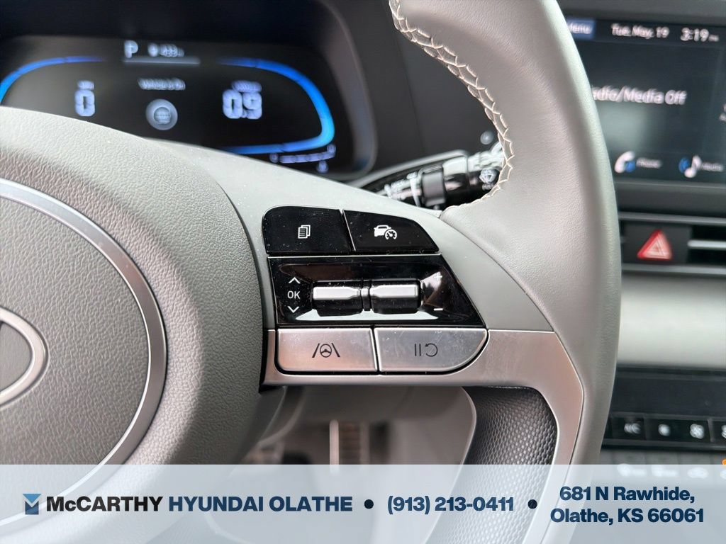Used 2025 Hyundai Elantra Sport FWD image 21